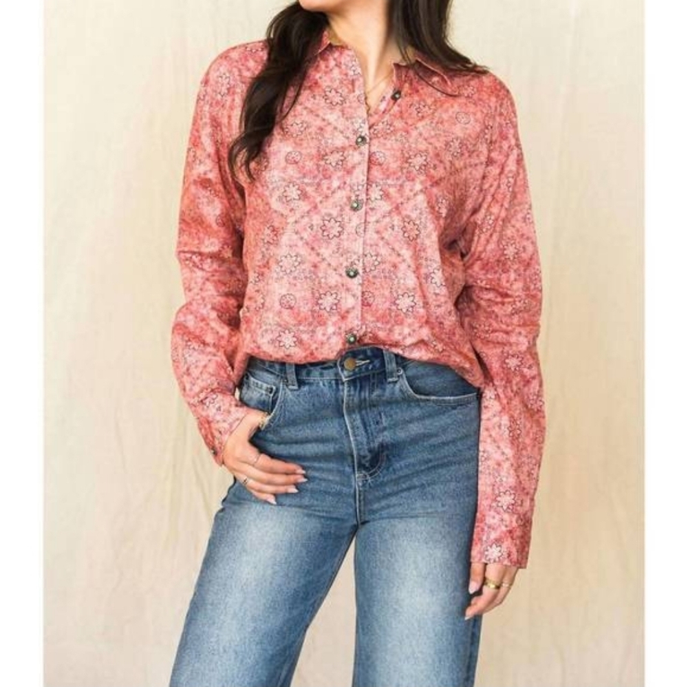 Madison Creek Outfitters Claire Women's Red Bandana Floral Button-Up Shirt